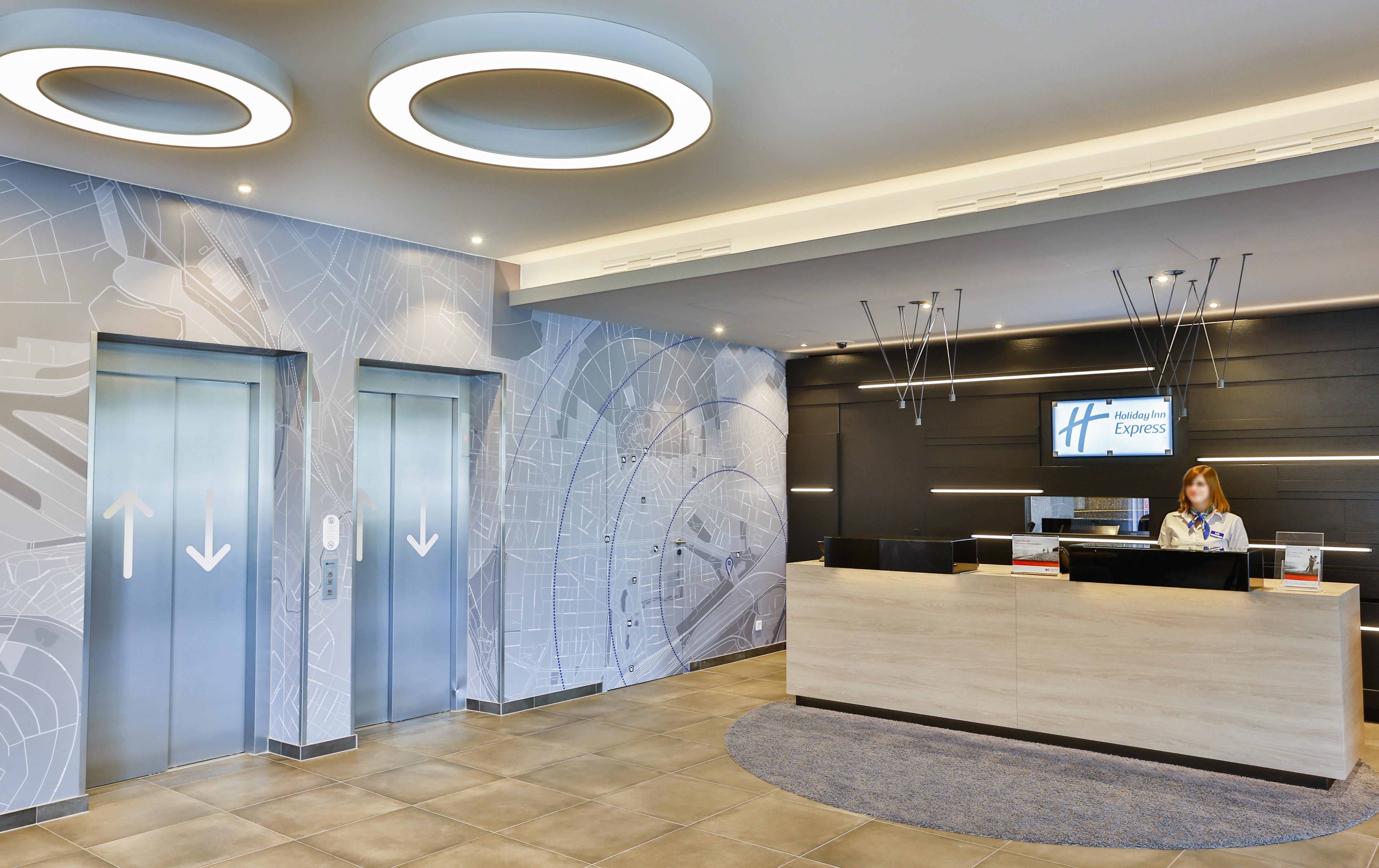 Holiday Inn Express Karlsruhe - City Park By Ihg Dış mekan fotoğraf