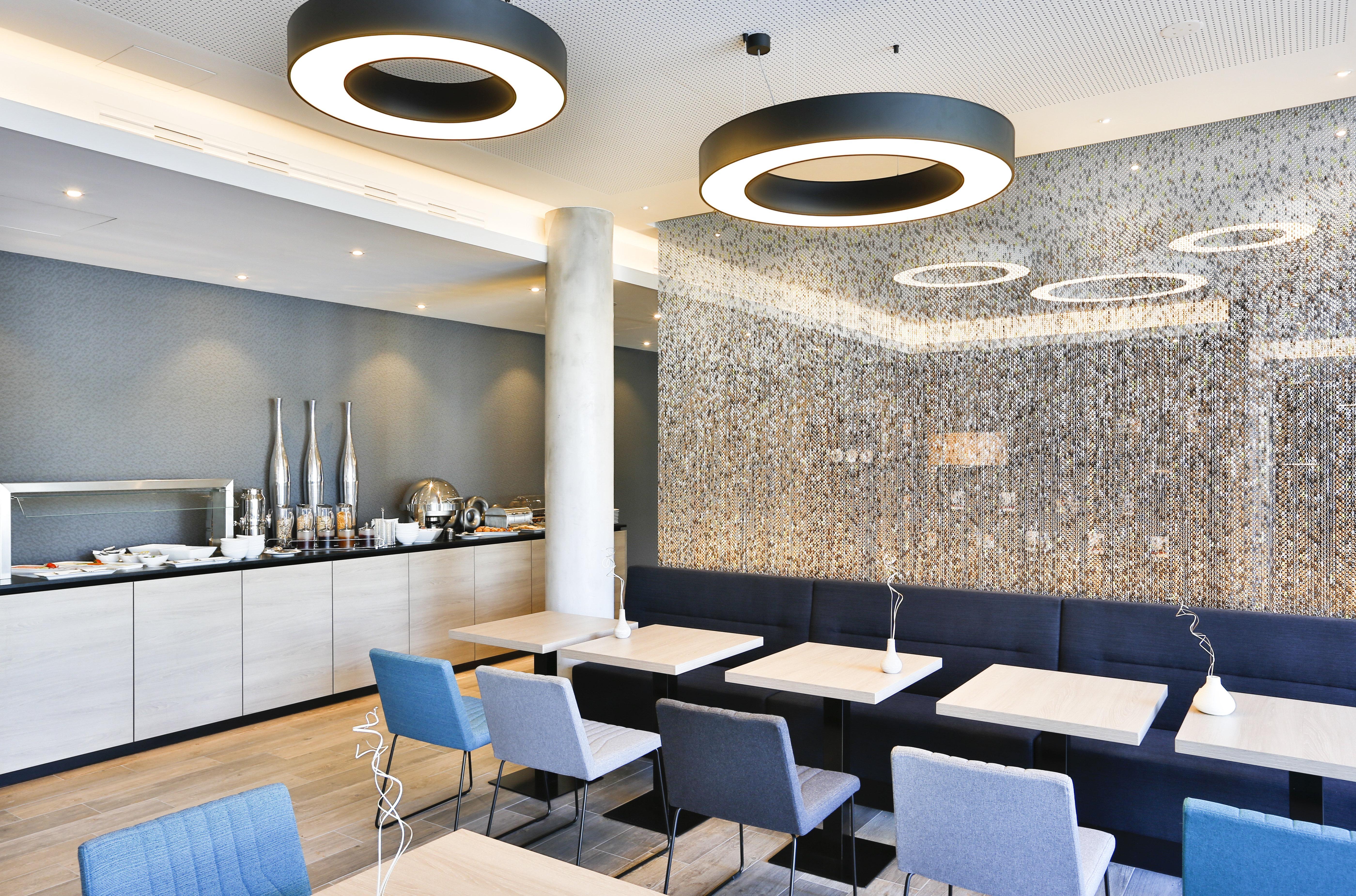 Holiday Inn Express Karlsruhe - City Park By Ihg Dış mekan fotoğraf