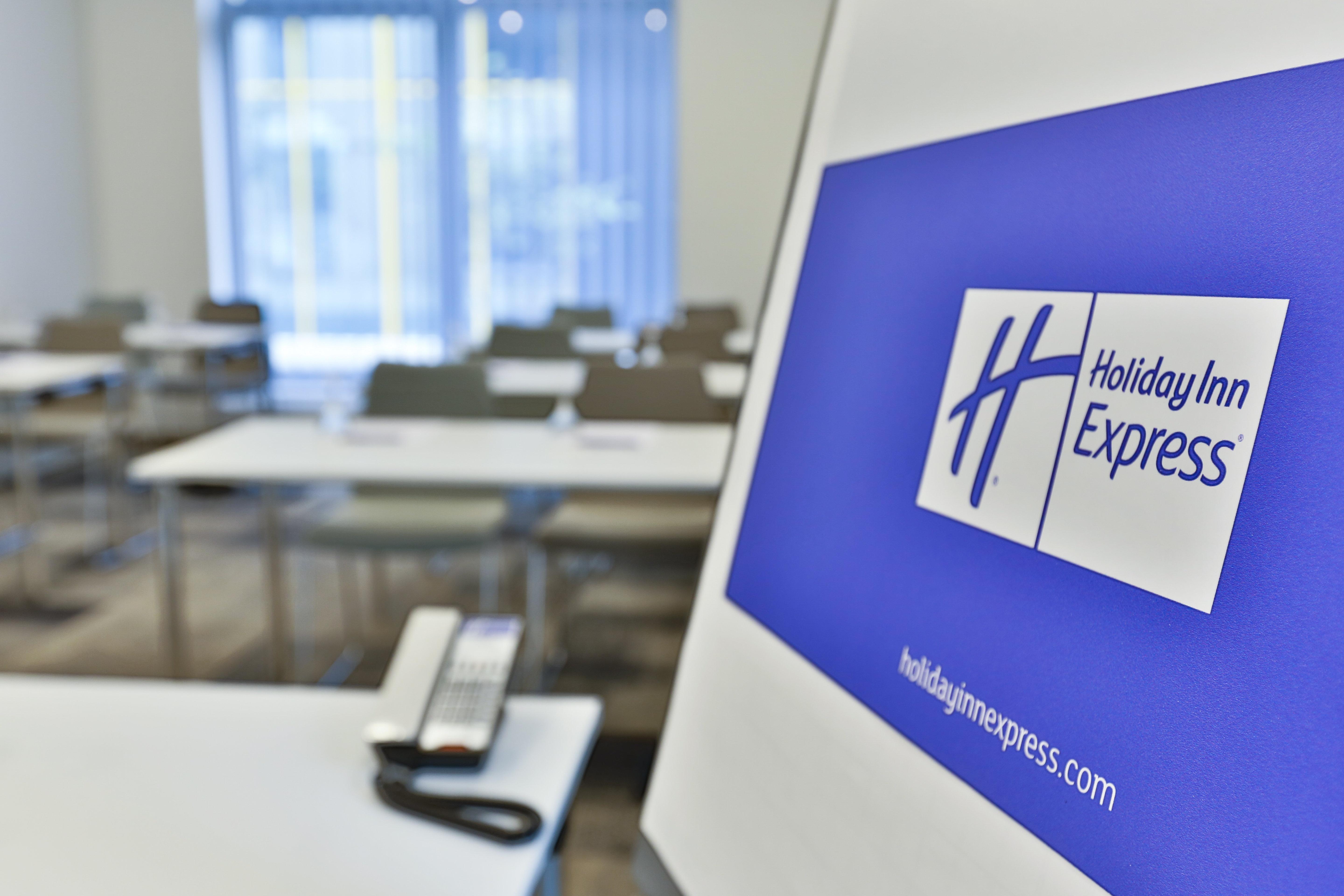 Holiday Inn Express Karlsruhe - City Park By Ihg Dış mekan fotoğraf