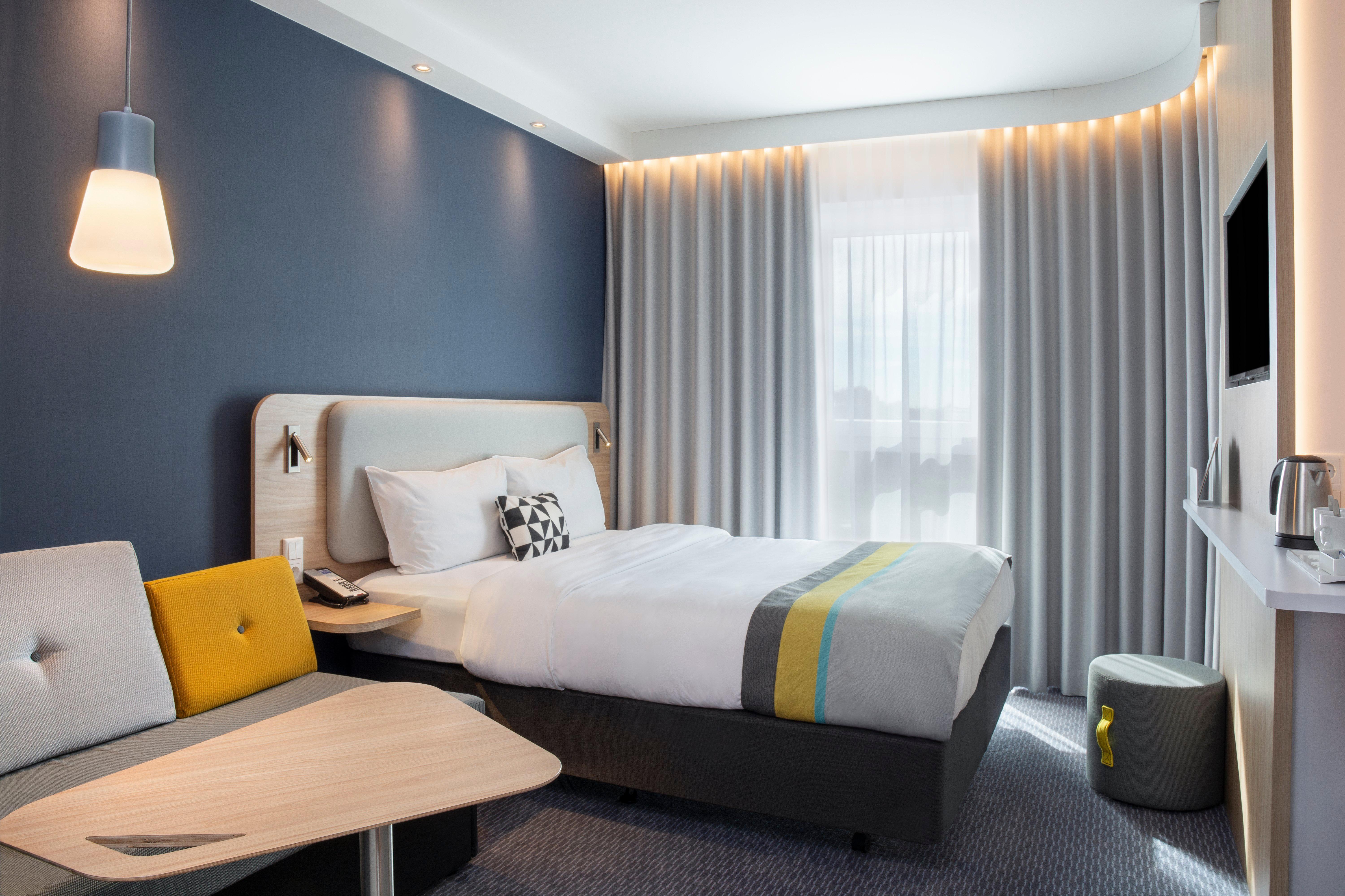 Holiday Inn Express Karlsruhe - City Park By Ihg Dış mekan fotoğraf