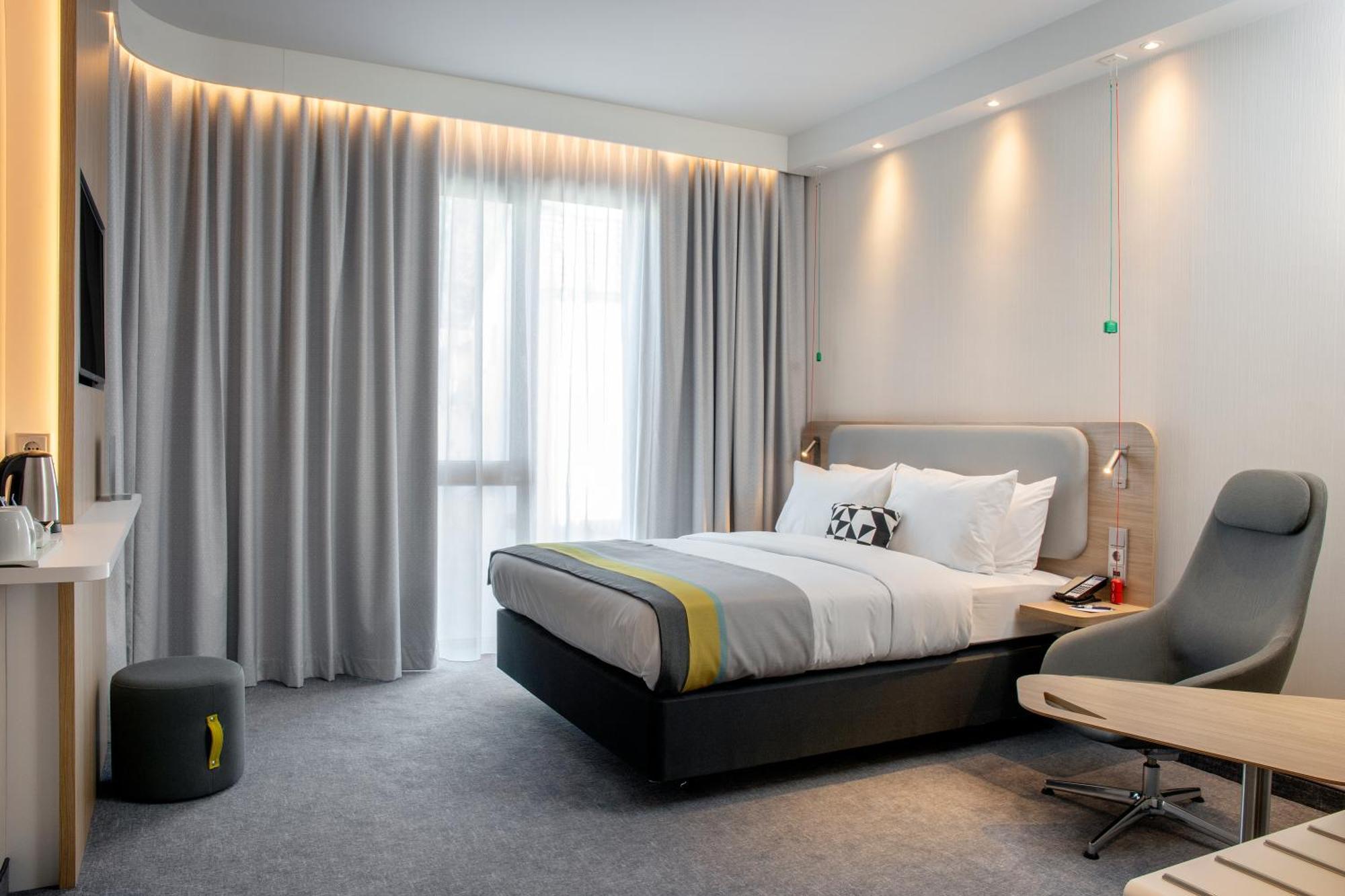 Holiday Inn Express Karlsruhe - City Park By Ihg Dış mekan fotoğraf